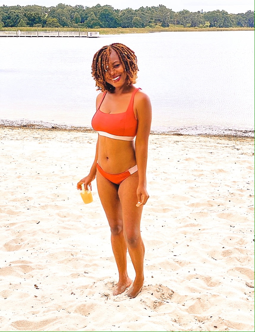 HOW TO FEEL CONFIDENT IN A BATHING SUIT