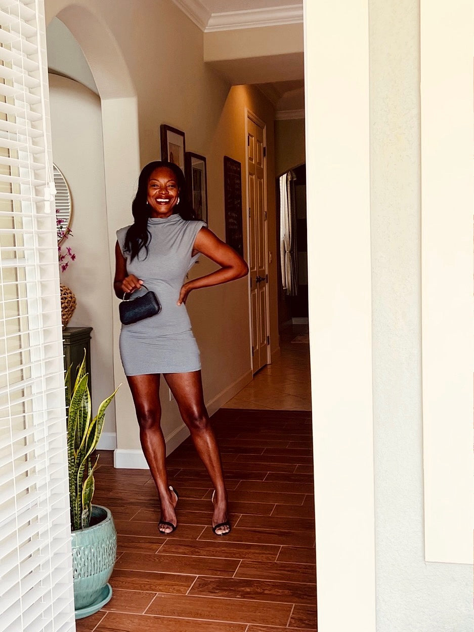 Own Your Curves: How to Wear a Bodycon Dress with Confidence