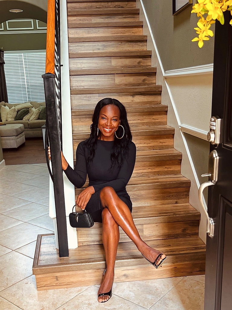 Wrapped in Confidence: The Sophistication of a Long Sleeve Bodycon